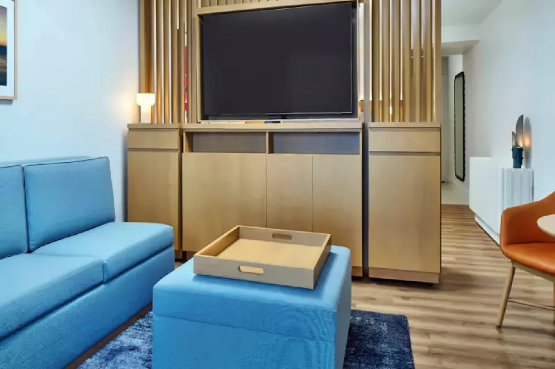 Junior Waikiki View Suite