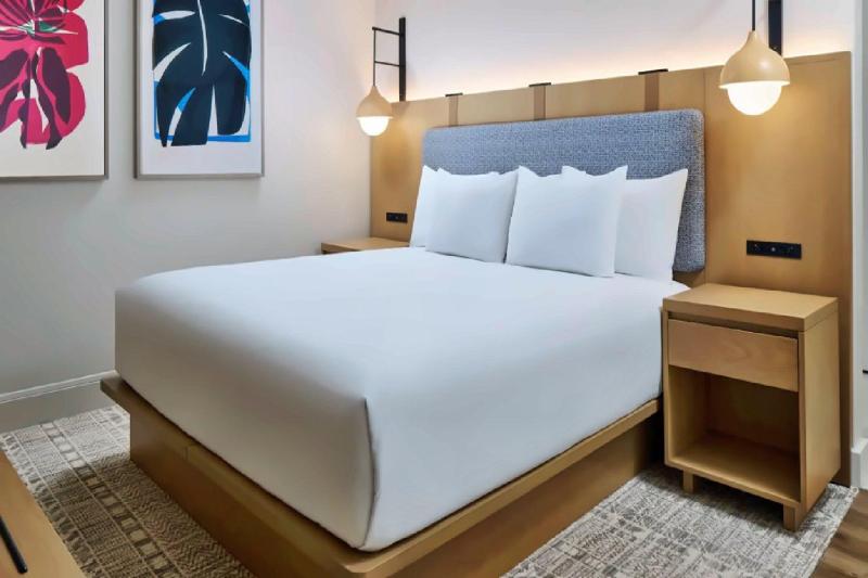 Junior Waikiki View Suite