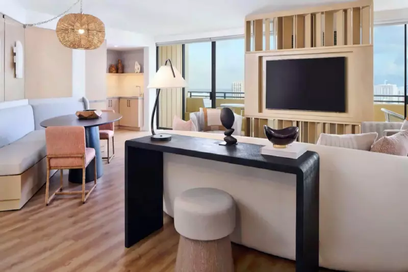 Deluxe Ocean View Suite 