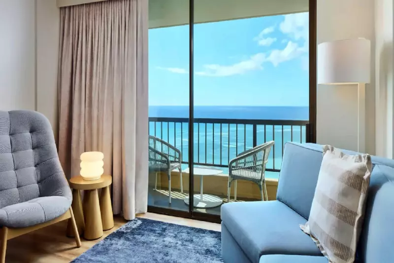 Junior Oceanfront View Suite 