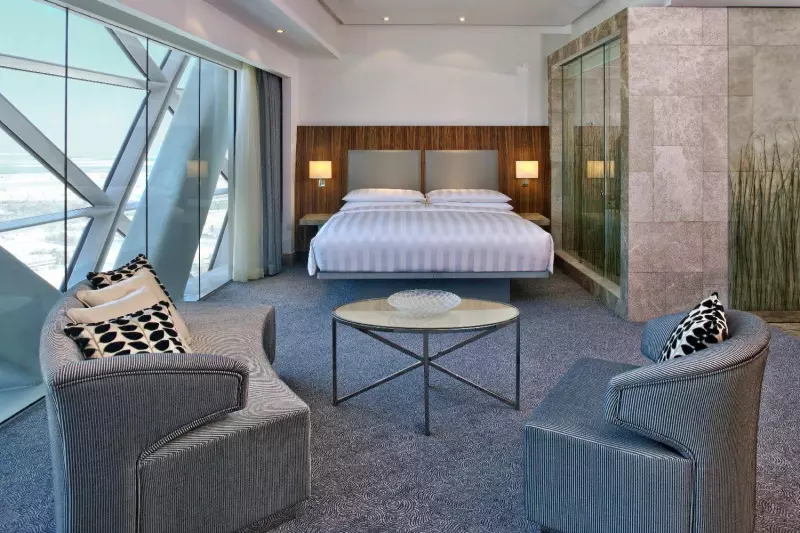 Panoramic City View Room