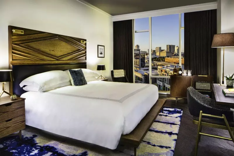 Neighborhood View Room