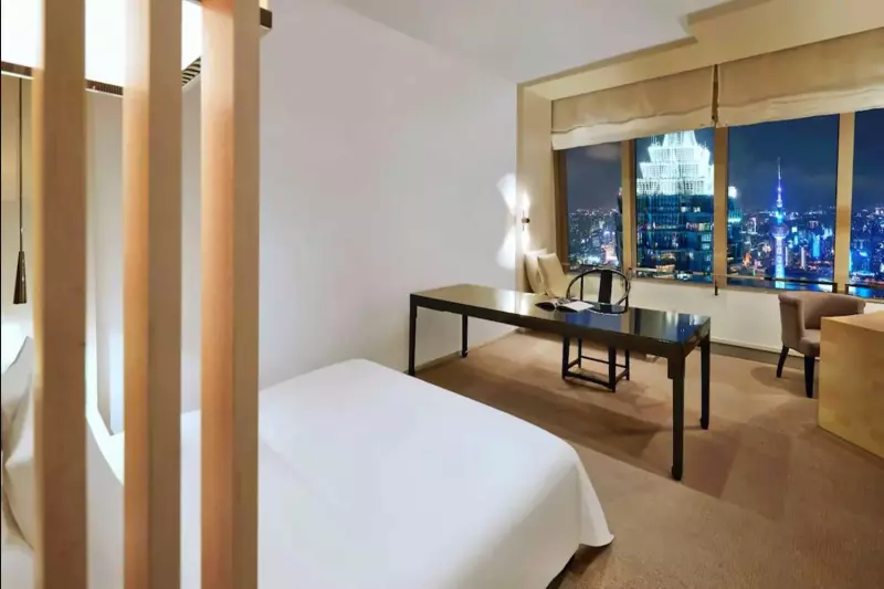  Deluxe Bund River View Room