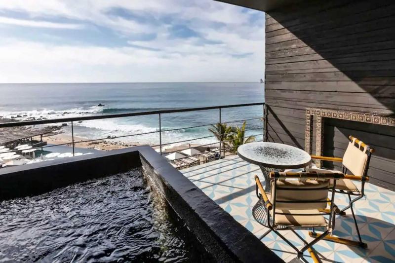 Junior Ocean View Pool Suite