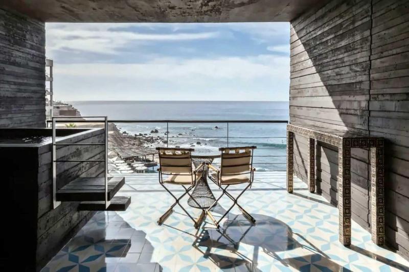 Junior Ocean View Pool Suite