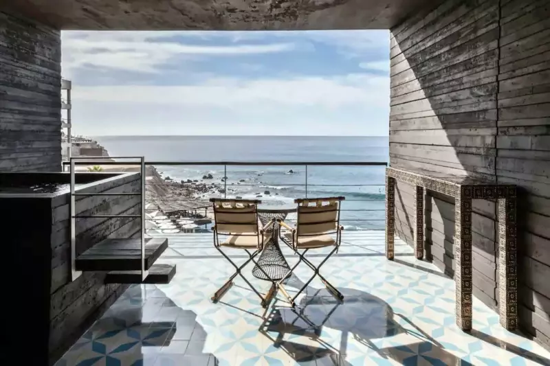 Junior Ocean View Pool Suite