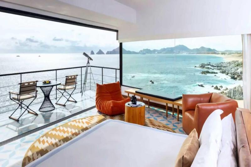 Panoramic Ocean View Pool Suite 