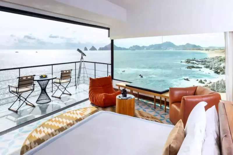Panoramic Ocean View Pool Suite 