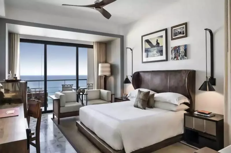 3 Bedroom Surfer Oceanfront Residence