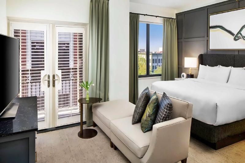 Andaz Deluxe Loft Suite 