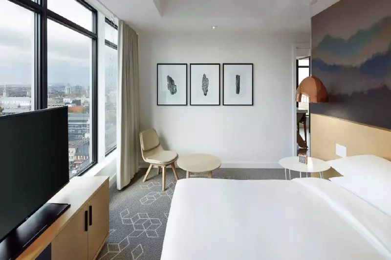 Andaz Large Corner Suite 