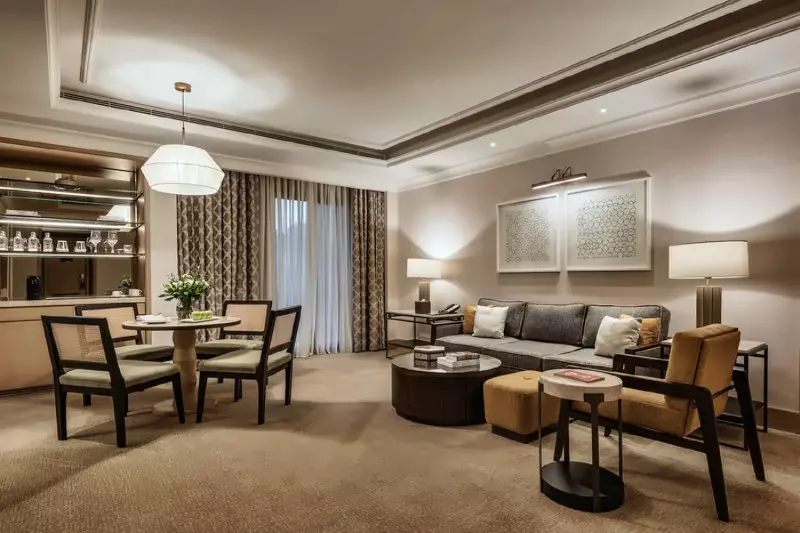 Executive Courtyard View Club Suite