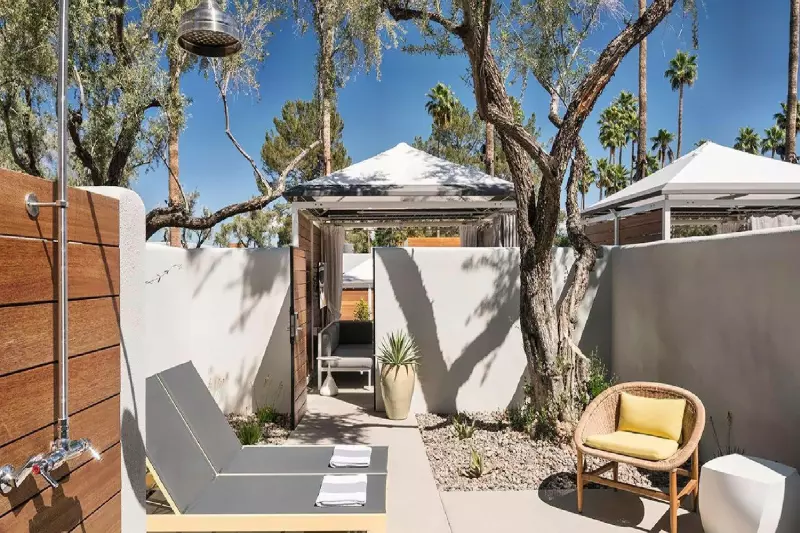 Saarinen Cabana Suite