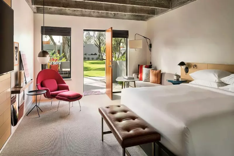 Saarinen Studio Suite 