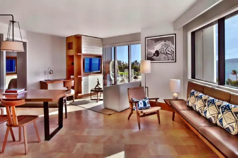 Deluxe Ocean View Suite