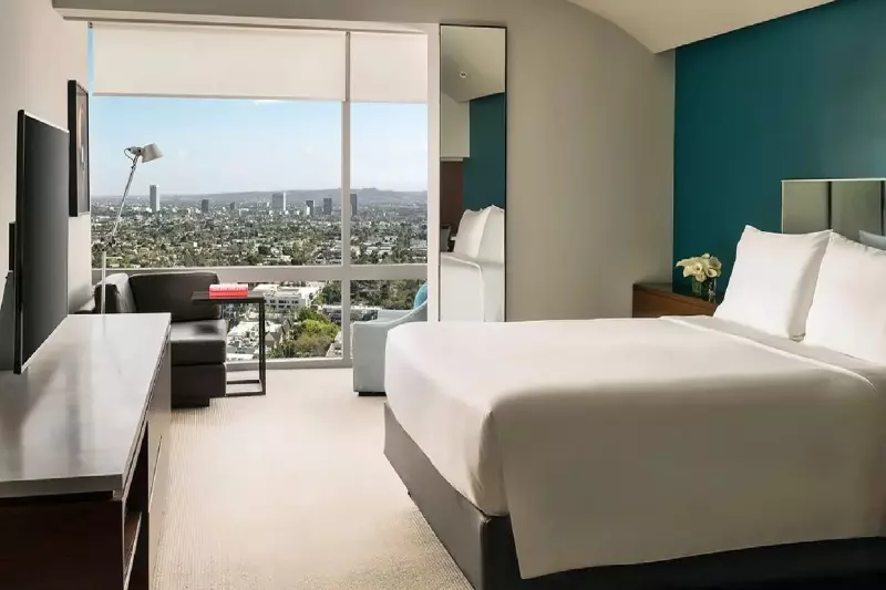 Sunset Boulevard View Room