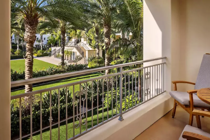 2 Bedroom Courtyard View Connecting Rooms 