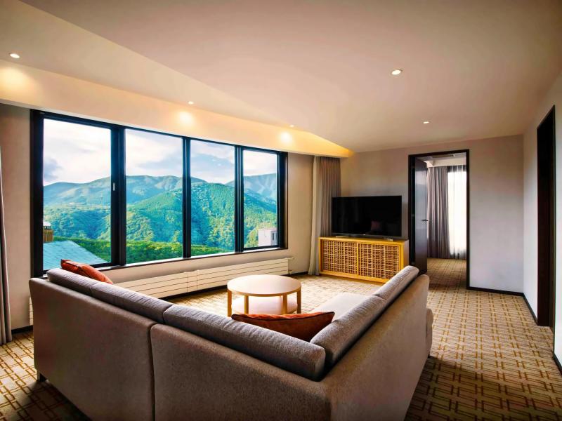 Regency Tatami Suite