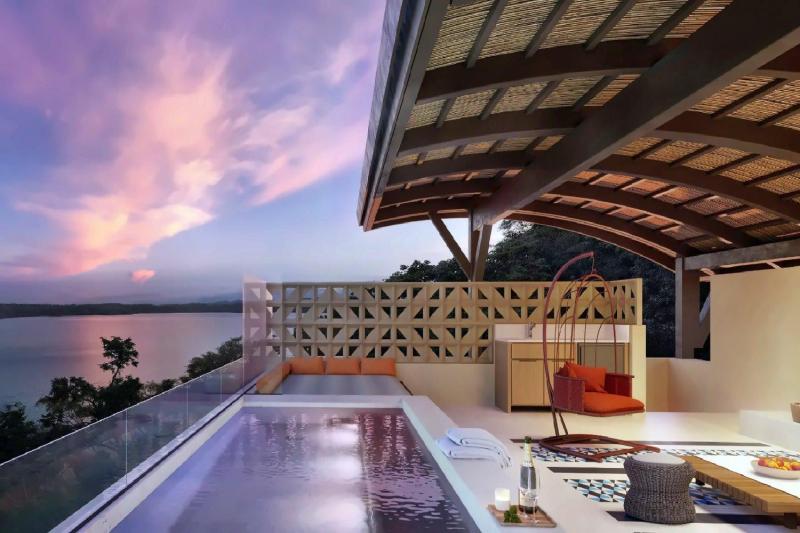  3 Bedroom Bay View Pool Penthouse