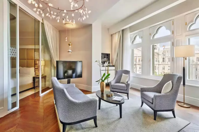 2 Bedroom Hexagon Family Suite