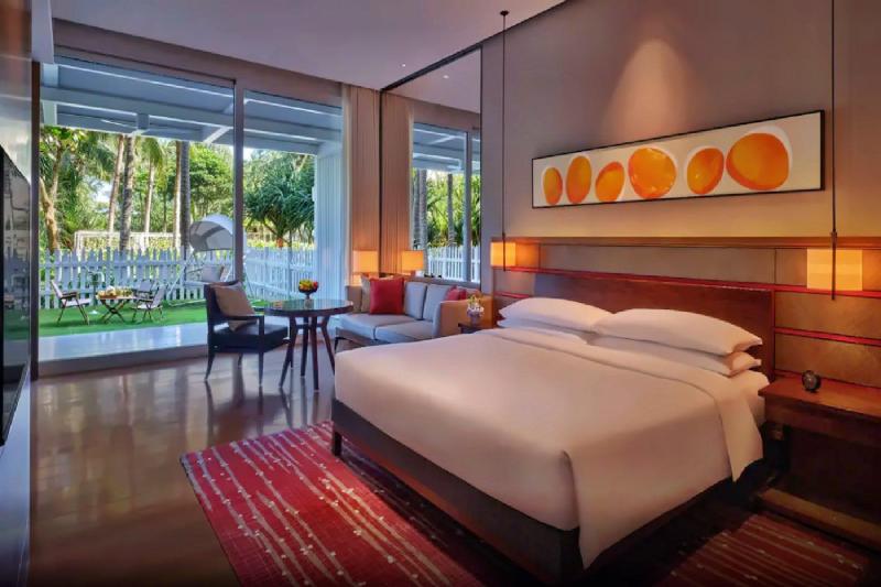 Courtyard with Ocean View Room