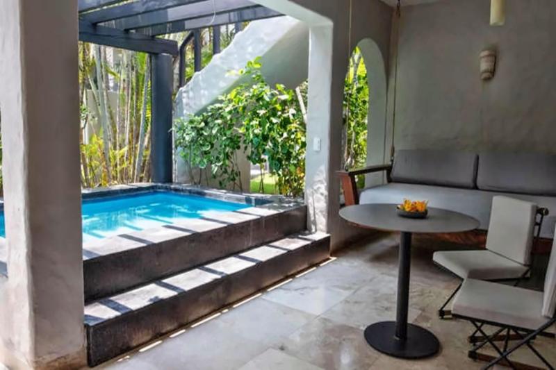 Deluxe Garden View Pool Room