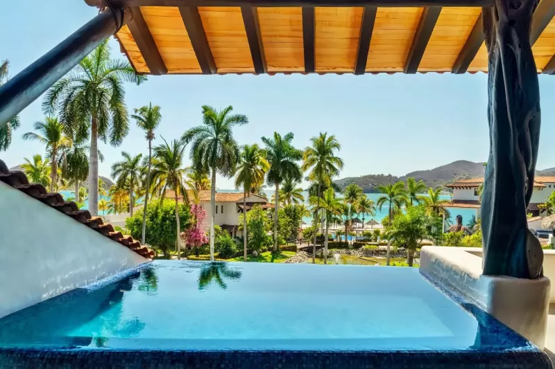 Adults Only Swim Up Suite 