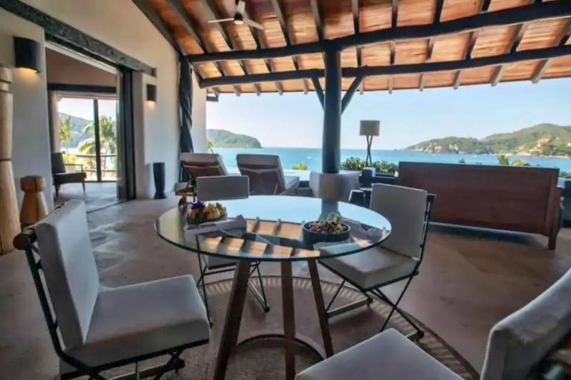 2 Bedroom Thompson Pool Suite