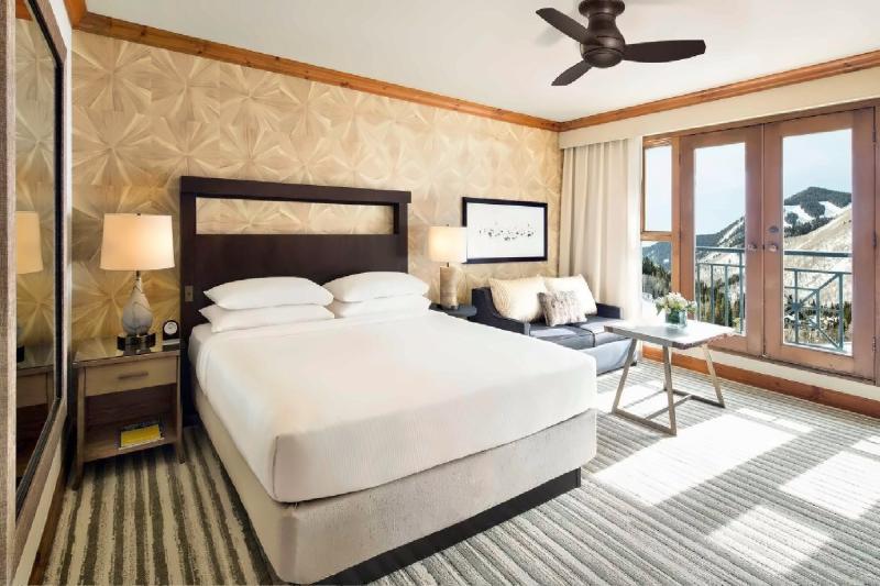 Standard Courtyard View Room