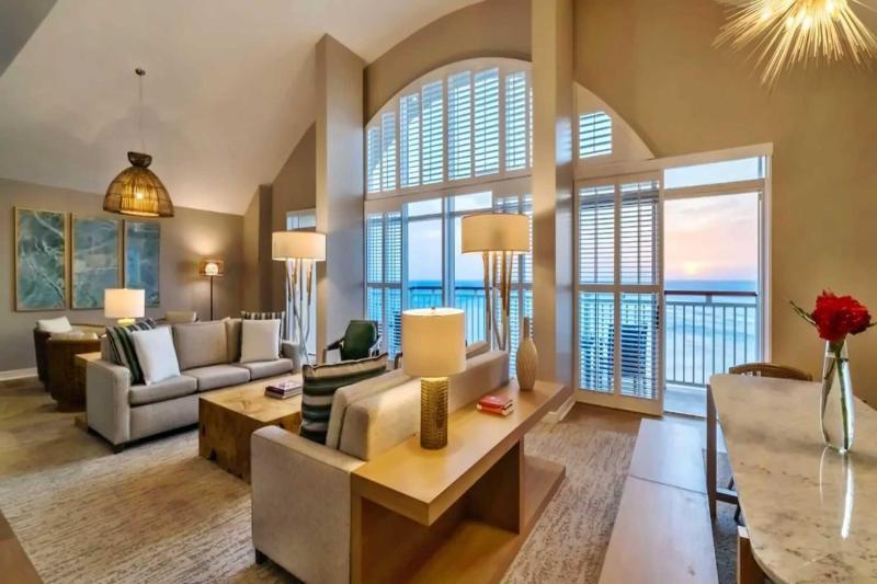 Oceanfront Governors Suite 