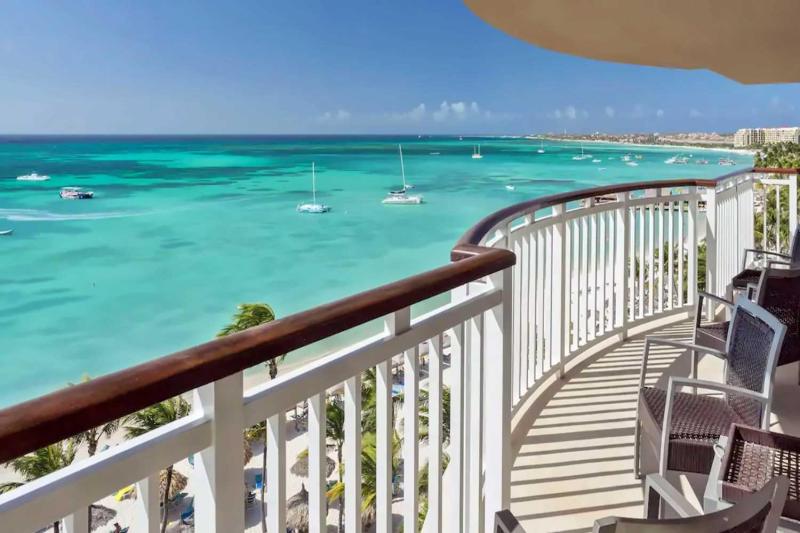 Orquidea Oceanfront Balcony Suite