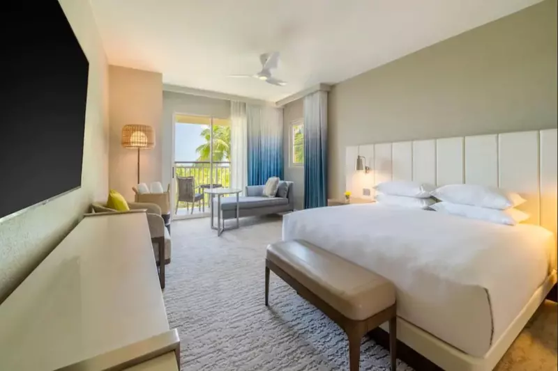 Deluxe Garden View Balcony Room