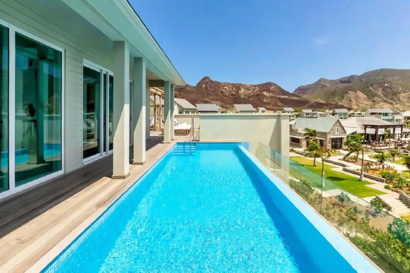 Bi-Level Penthouse Pool Suite