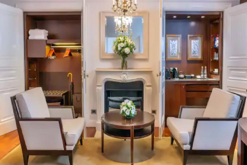 1 Bedroom Palace Suite