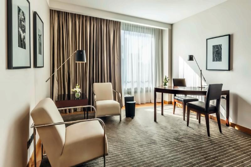 1 Bedroom Park Suite