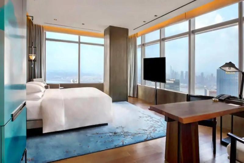 Deluxe River View Room