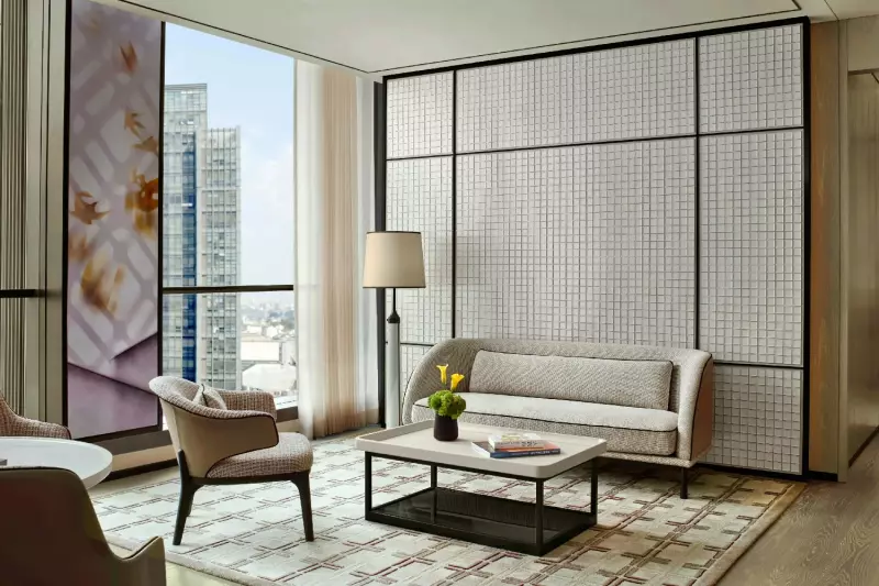 Deluxe City View Suite 