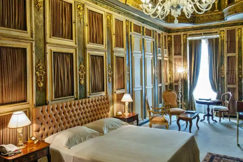 Grand Canal Library Suite