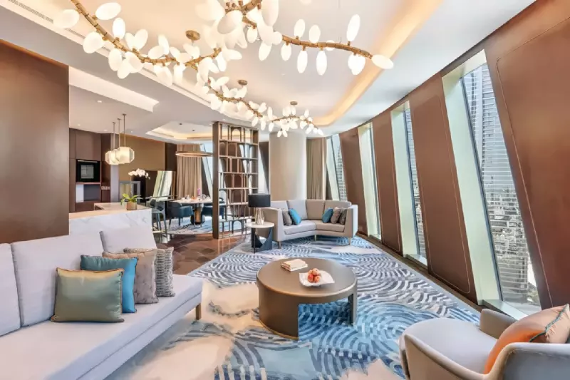 Mandarin Signature Club Suite