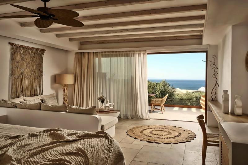 Deluxe Sea View Suite