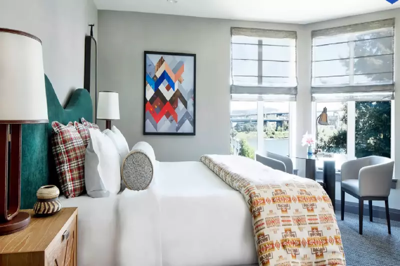 Columbia River Suite