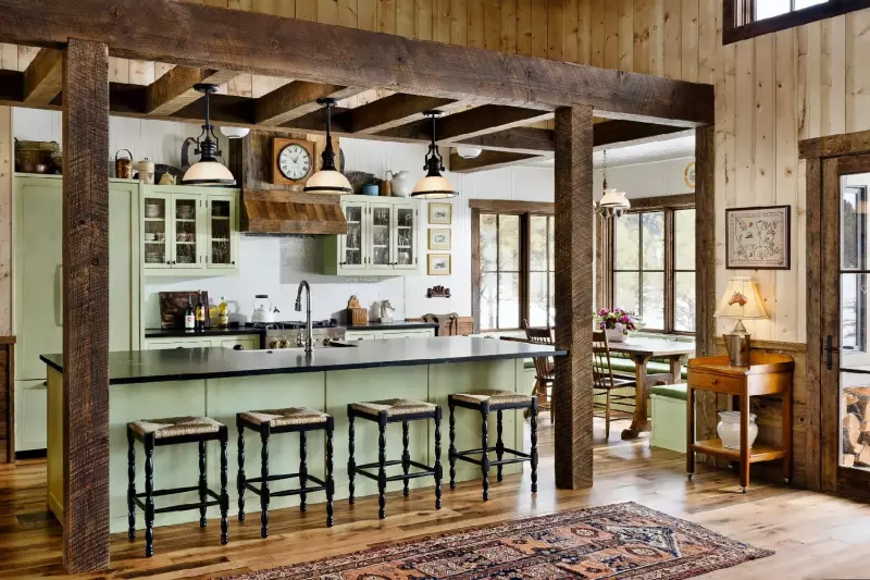3 Bedroom Red Tail Cabin 