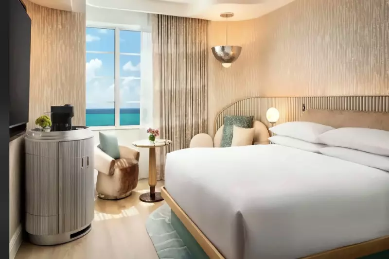 Oceanfront Lounge Deck Room