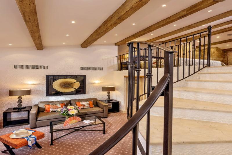 Signature Duplex Room