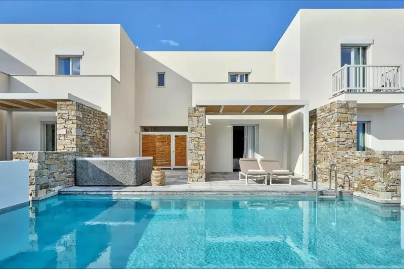 Honeymoon Pool Suite