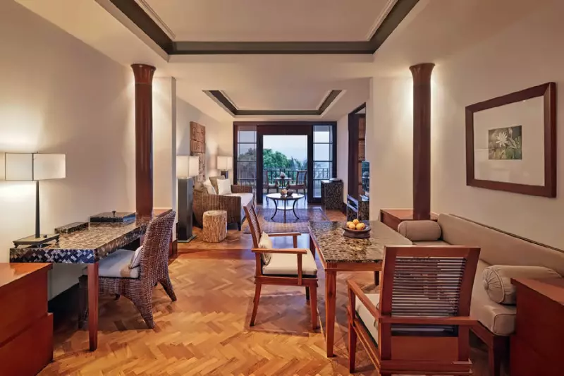 Superior Beachfront Suite