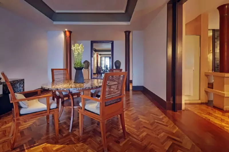 Deluxe Beachfront Suite