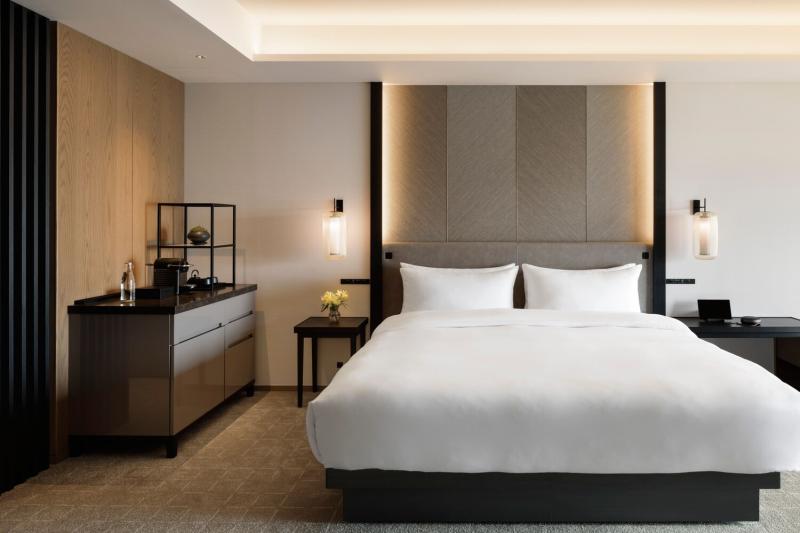 Premier Park View Room