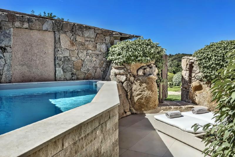 Junior Garden View Pool Suite