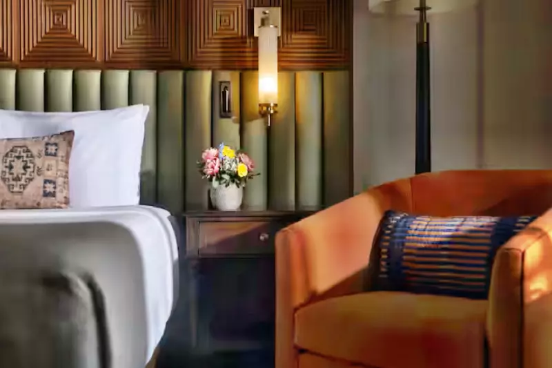 Deluxe Pool View Room